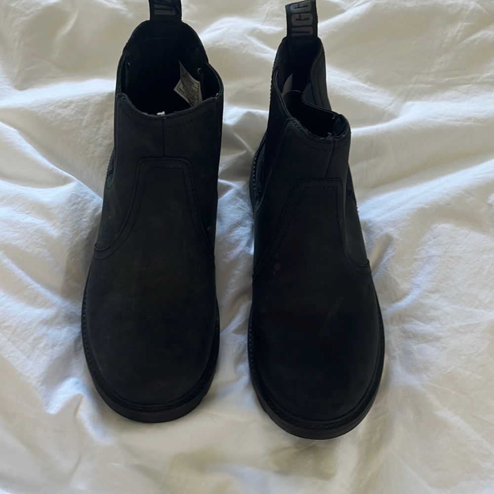 Girls black boots